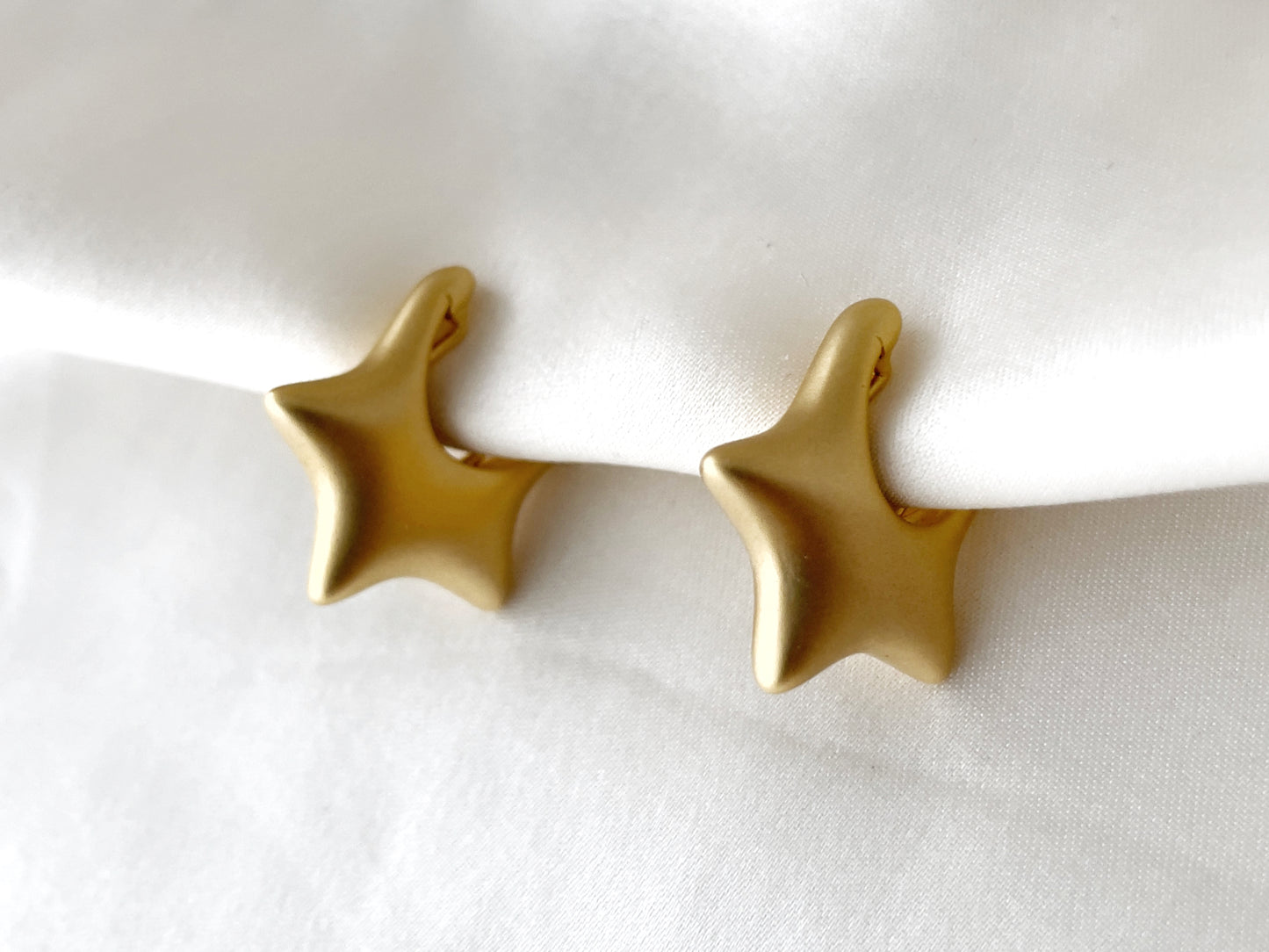 Silver/Gold Star Huggie Clip on Earrings