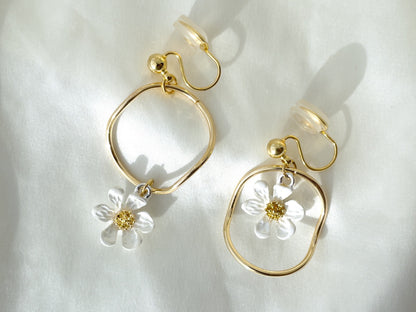 Mismatched Daisy on Hoop Clip on Earrings