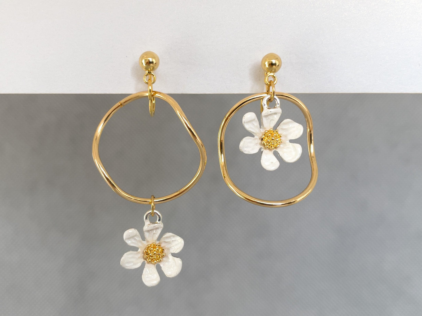 Mismatched Daisy on Hoop Clip on Earrings