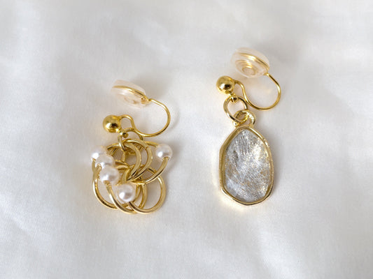 Mismatched pearls and sparkles clip on earrings, Asymmetric dangle clip on earrings, Dainty gold drop earrings, Comfortable clip on earrings