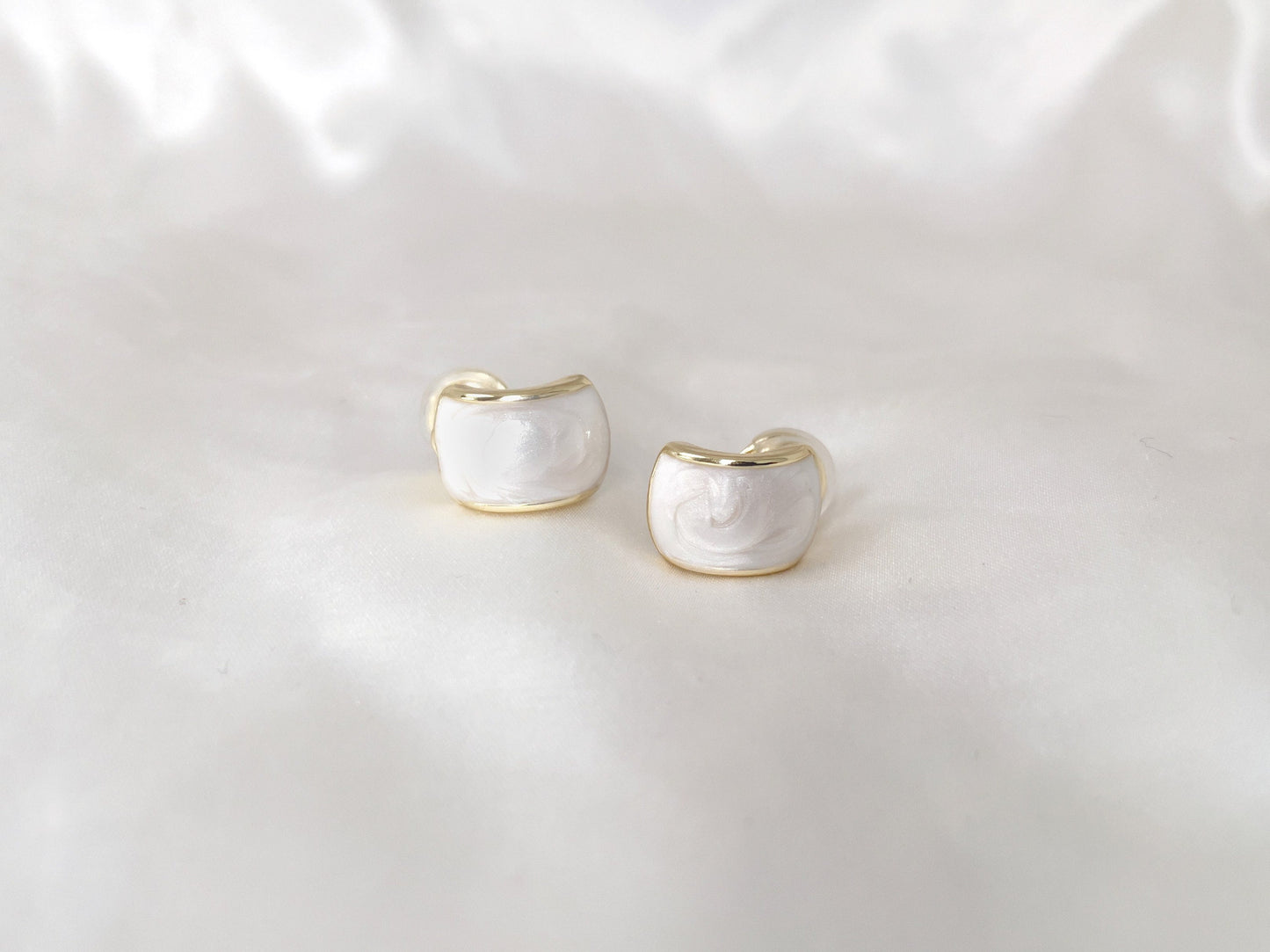 Minimalist Half Curve White Clip on Earrings