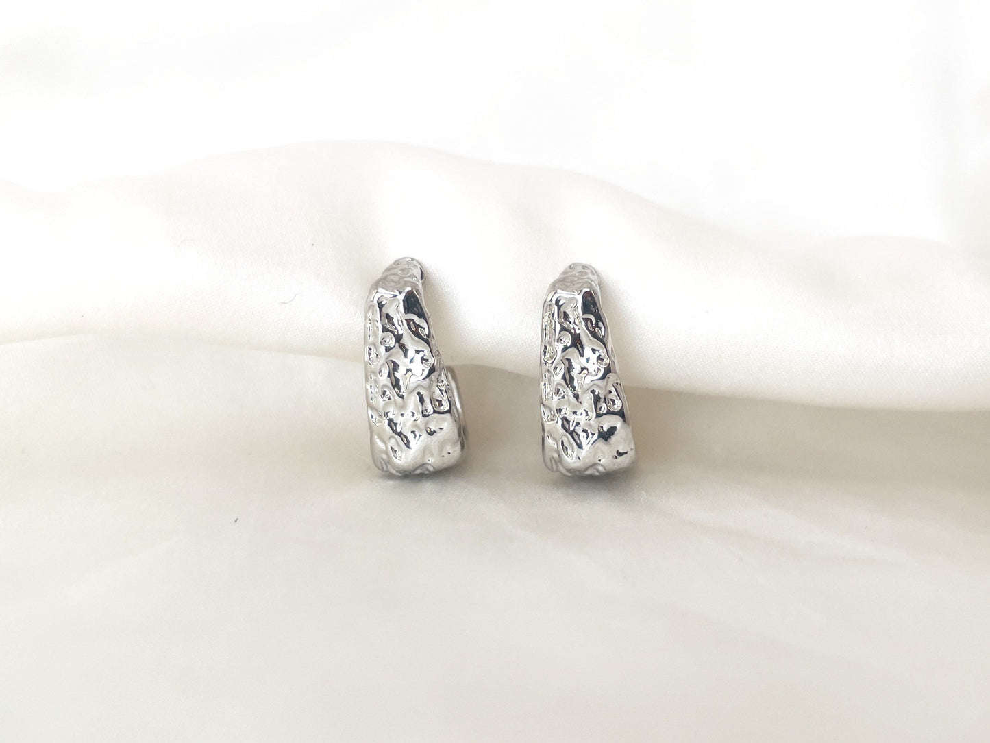 Textured Chunky Sliver Square Hoop Clip on Earrings