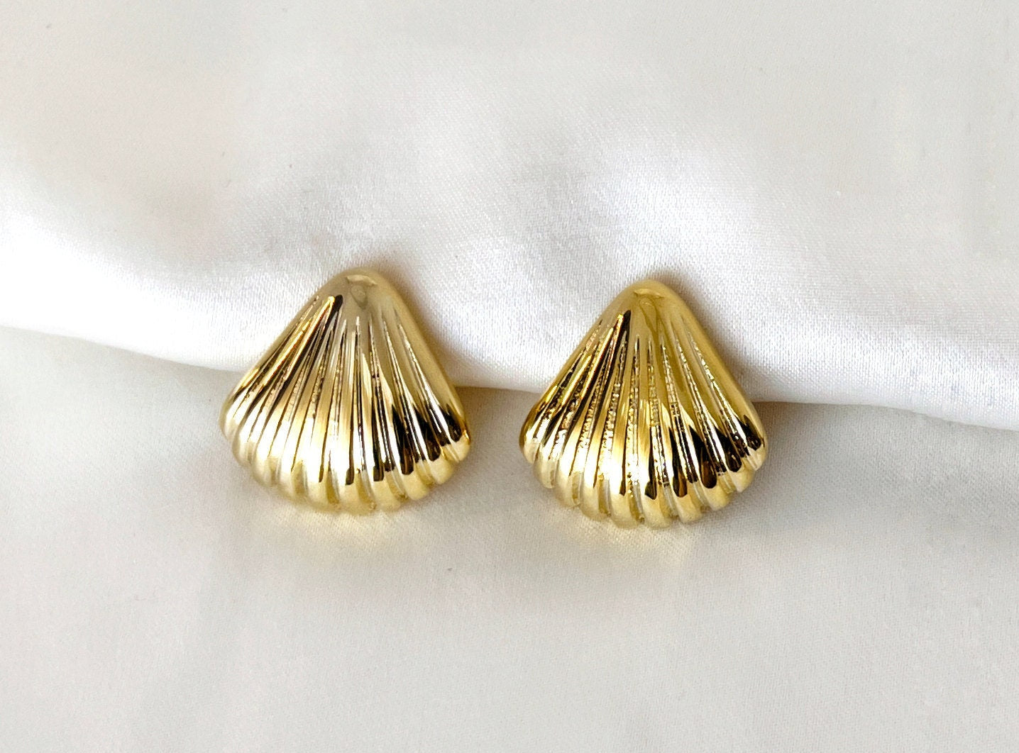 Silver/Gold Seashell Stud Clip on Earrings