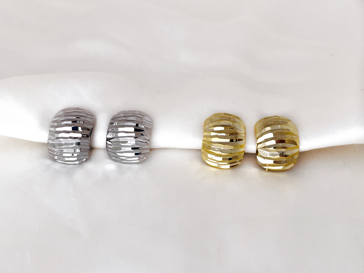 Gold/Sliver Chunky Textured Half Curve Clip on Earrings