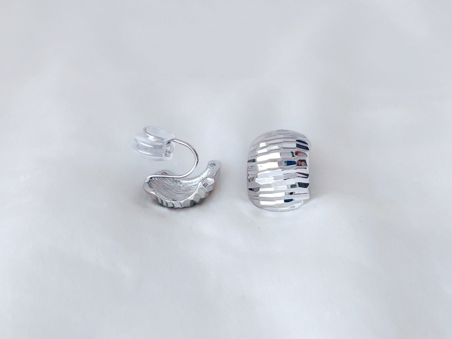 Gold/Sliver Chunky Textured Half Curve Clip on Earrings