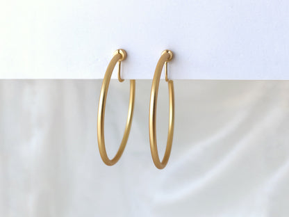 Statement gold silver hoop clip on earrings, 40mm large hoop dangle clip on earring, Lightweight hoop clip on earrings