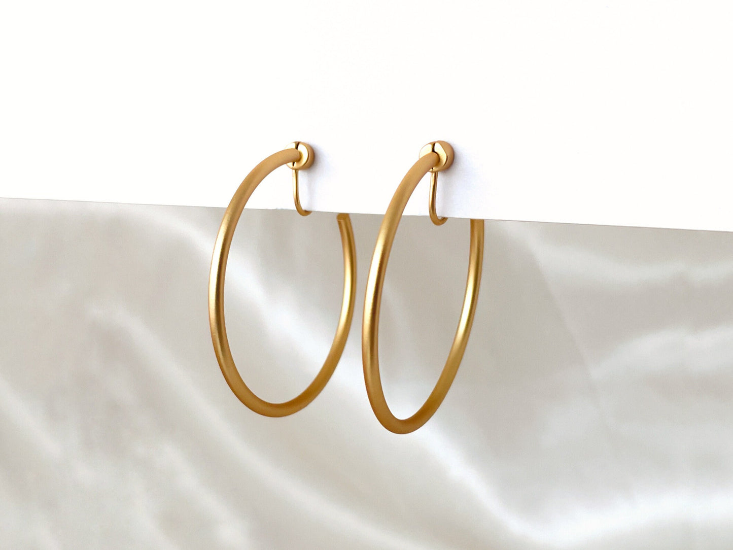 Statement gold silver hoop clip on earrings, 40mm large hoop dangle clip on earring, Lightweight hoop clip on earrings