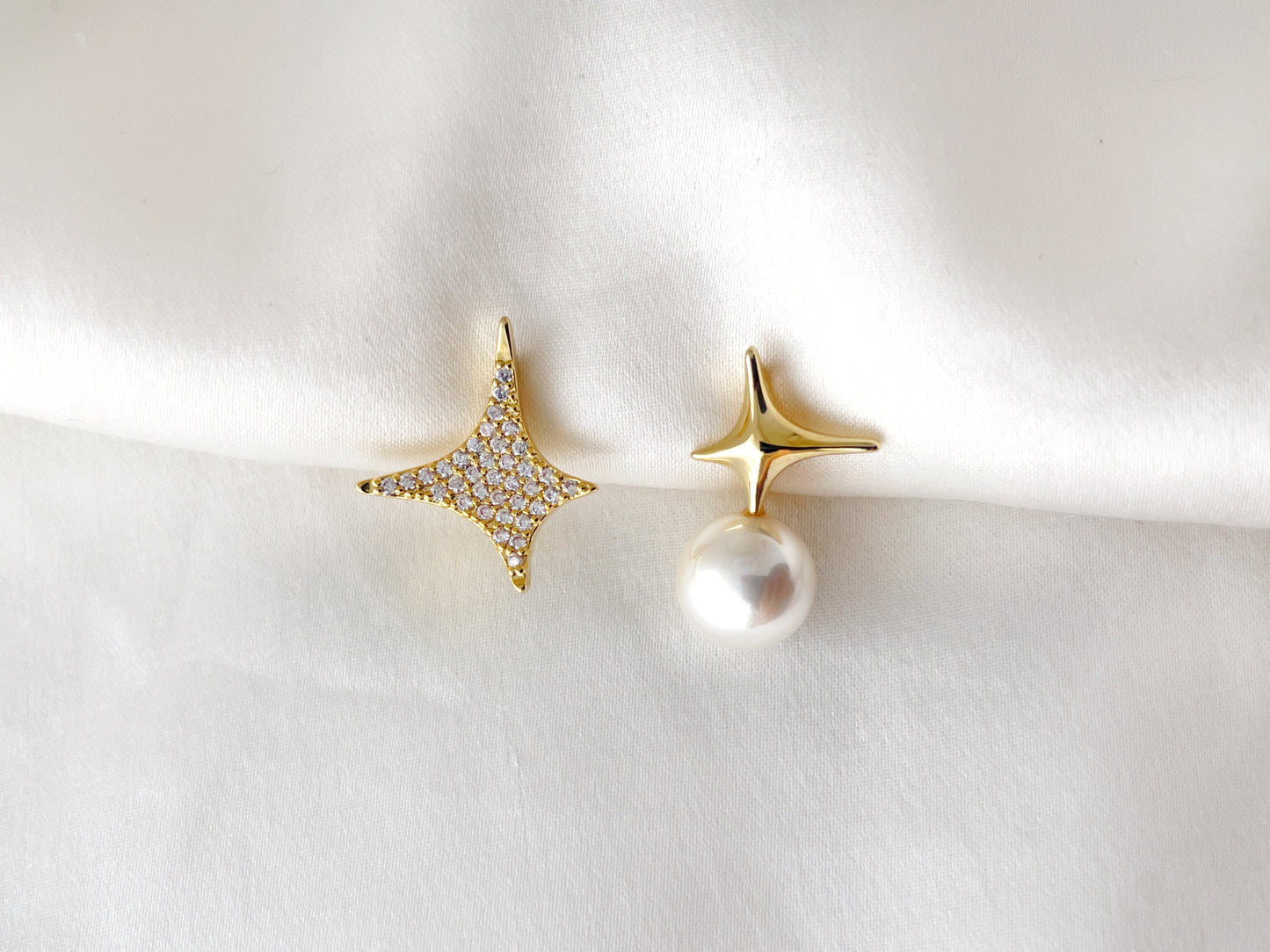 Mismatched Sparkly Gold/Silver Star and Pearl Clip on Earrings