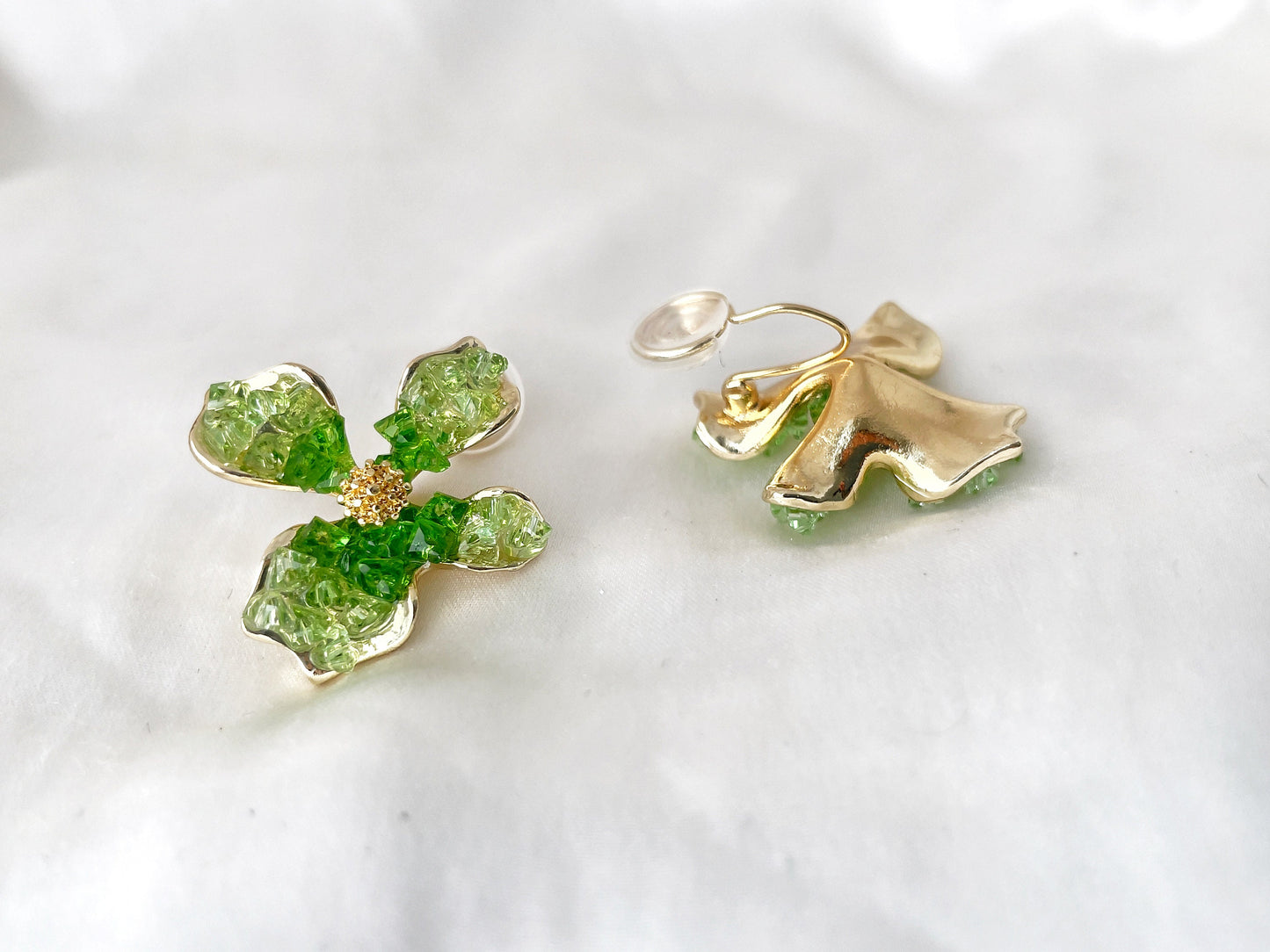Sparkling green flower clip on earrings, Dainty crystal flower clip on studs, Delicate floral clip on earrings