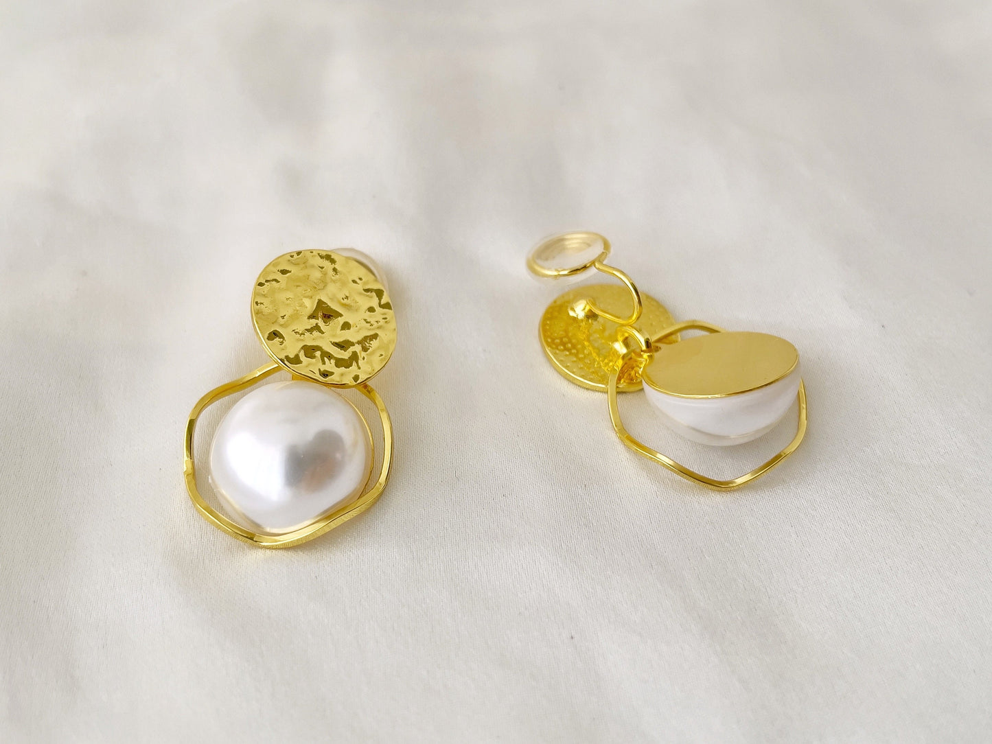 Hammered Gold Disc Large Pearl Clip on Earrings