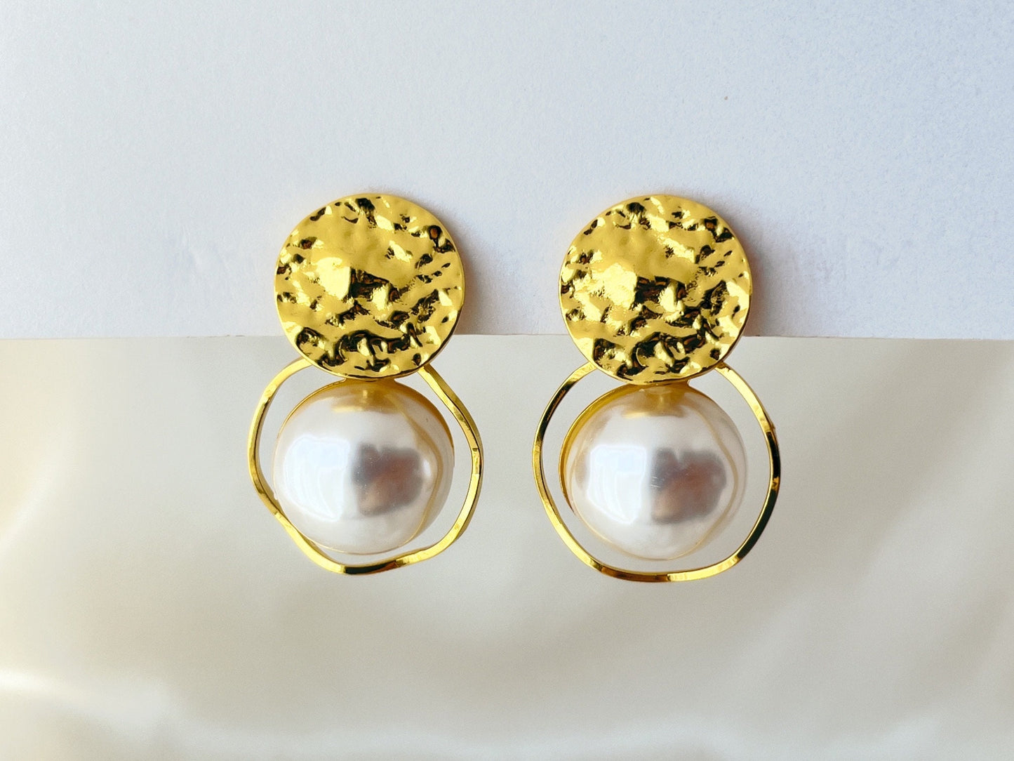 Hammered Gold Disc Large Pearl Clip on Earrings